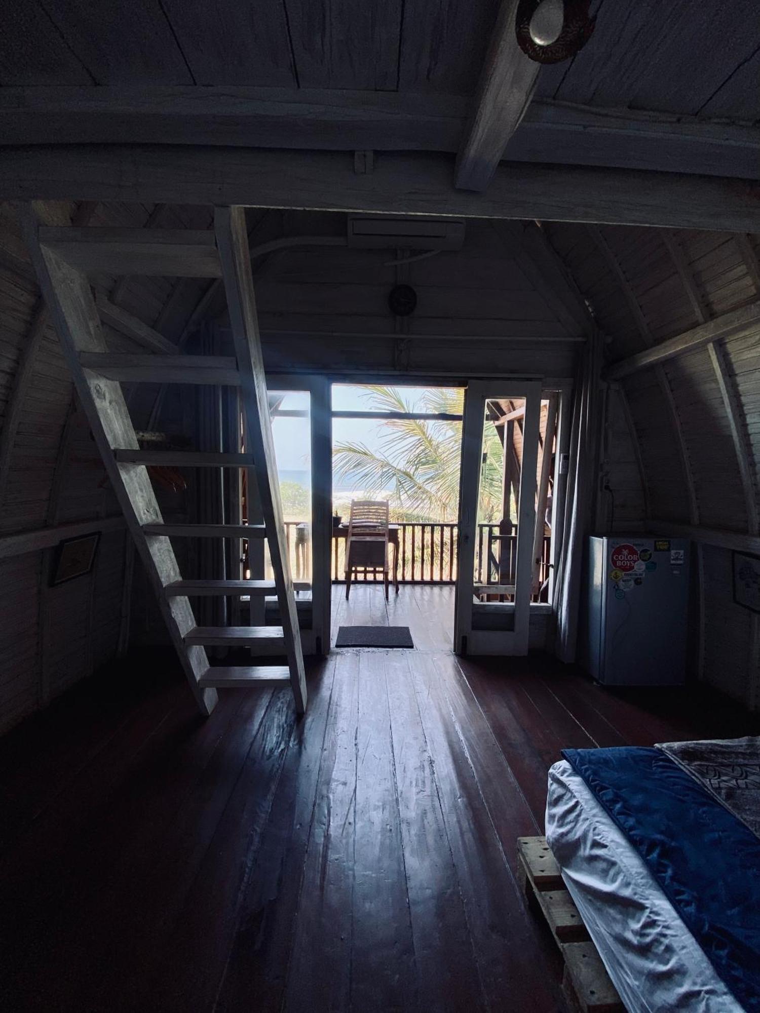 Dikaloha Surfschool And Stay Airsatang Екстериор снимка