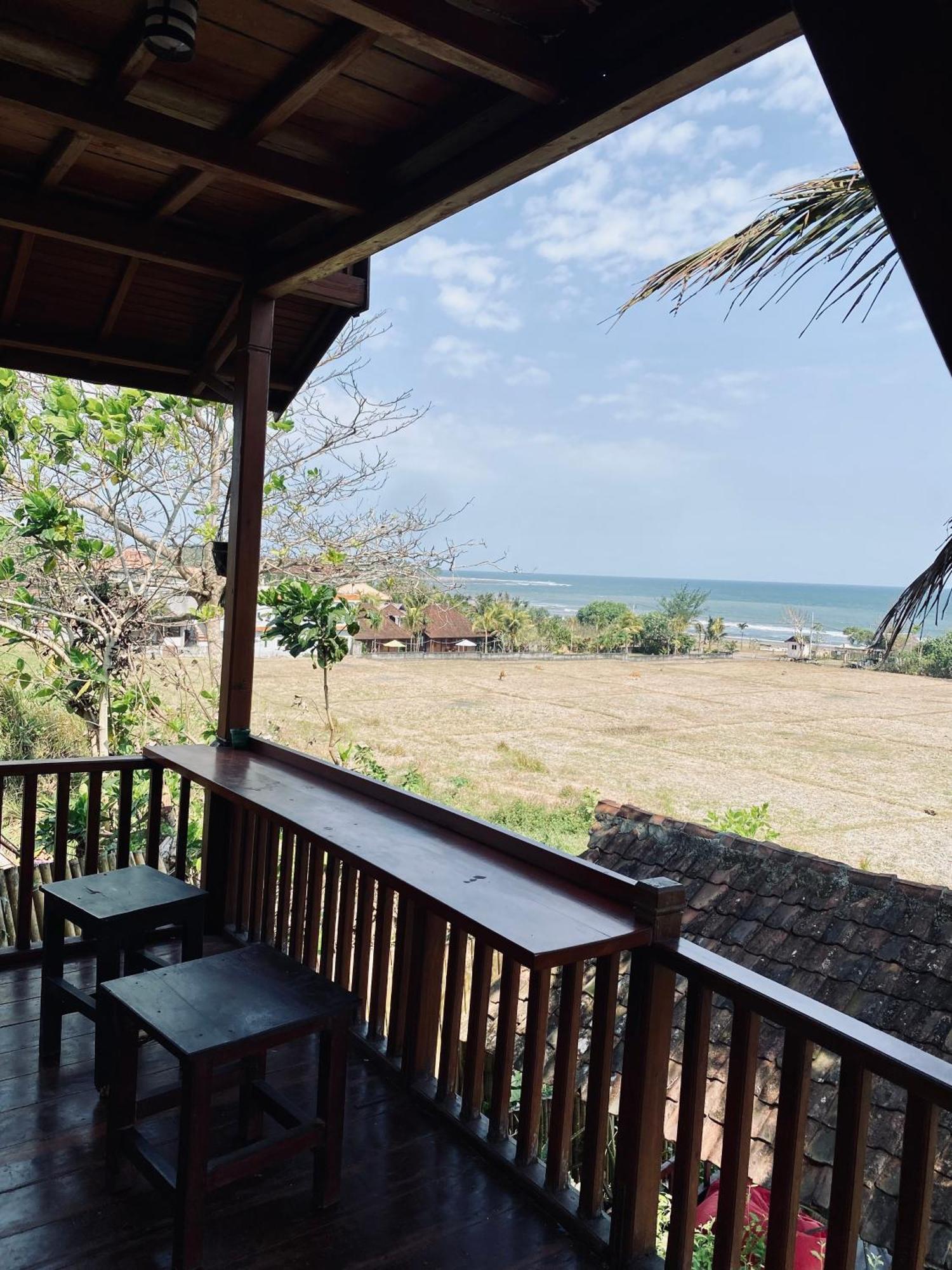 Dikaloha Surfschool And Stay Airsatang Екстериор снимка